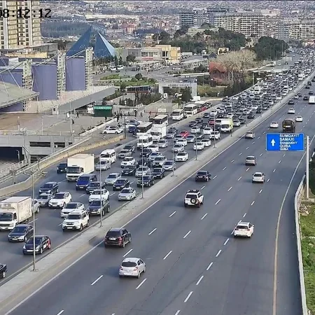 Bakının bir sıra yollarında tıxac müşahidə olunur