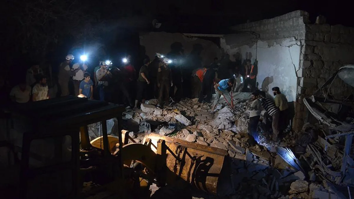 ​Suriyanın İdlib şəhərinin bombalanması nəticəsində 15 nəfər ölüb, 30 nəfər yaralanıb