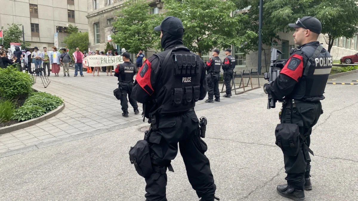 В Монреале задержали 15 студентов в ходе разгона акции в поддержку Палестины
