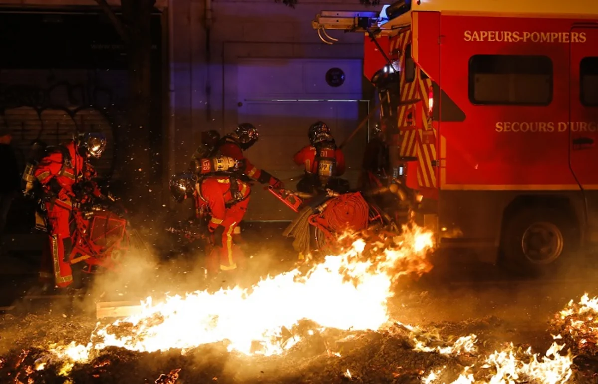 Makronun çıxışı Fransada etirazlara səbəb olub