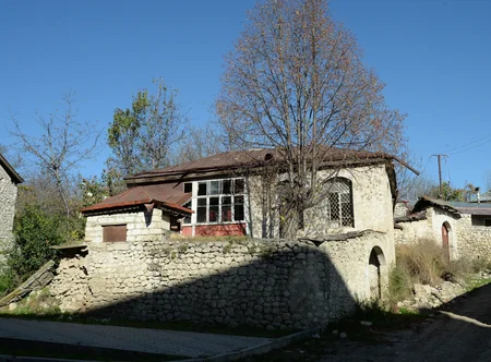 President Ilham Aliyev examines projects of restoration and reconstruction of some buildings on Panah Ali Khan Street