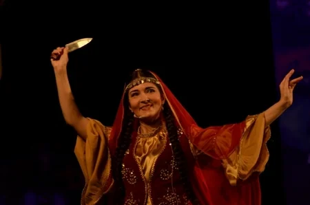 Rusiyanın Smolensk vilayətində Müsyö Jordan və dərviş Məstəli şah pyesi nümayiş etdirilib