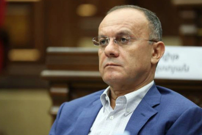 Суд может конфисковать крупную сумму и имущество у экс-главы Минобороны Армении