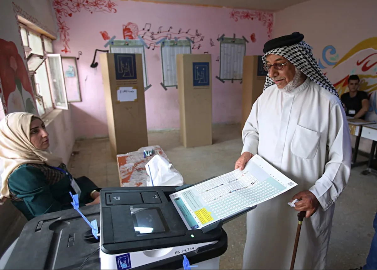 Bu gün İraqda növbədənkənar parlament seçkiləri keçiriləcək