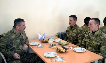 Azerbaijani Defence Minister inspects readiness of military units on frontline
