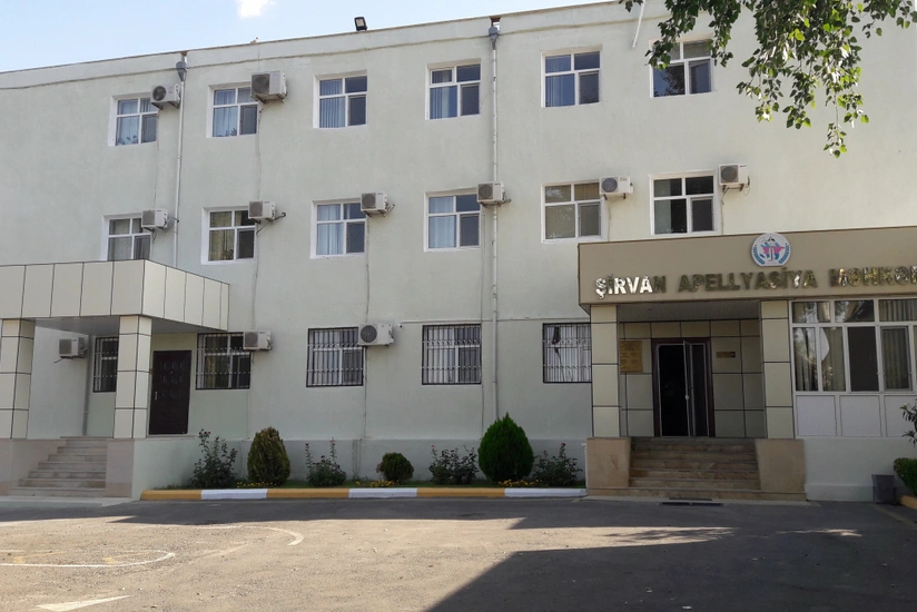 Şirvan Apellyasiya Məhkəməsinin iki hakiminə töhmət verilib