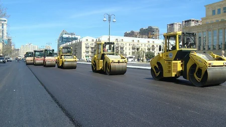 Yusif Səfərov küçəsində 12 min kv. metr sahəyə yeni asfalt-beton örtüyü döşənib - VİDEO