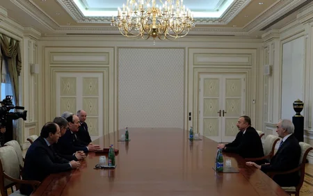 Azərbaycan Prezidenti: Vladimir Putinlə fikir mübadiləsi apardıq və əlaqələrin inkişafından məmnunluğumuzu bildirdik - YENİLƏNİB