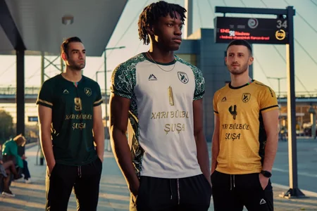 “Xarı Bülbül” Zəfər Günündə formalarını təqdim edib