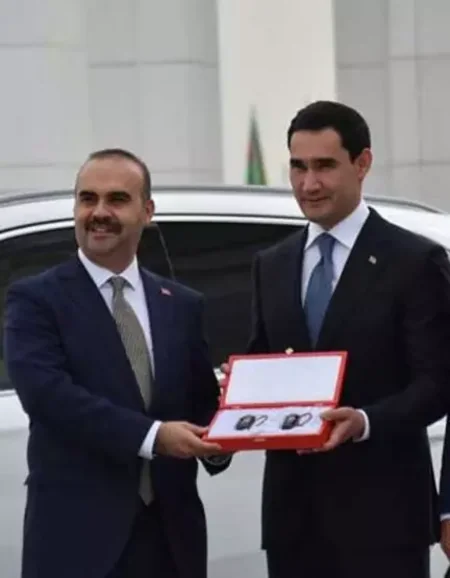 Togg Türkmənistan Prezidentinə təqdim olunub