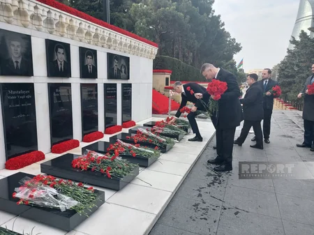 Ukrayna, Gürcüstan və Moldova səfirləri Şəhidlər xiyabanını ziyarət edib