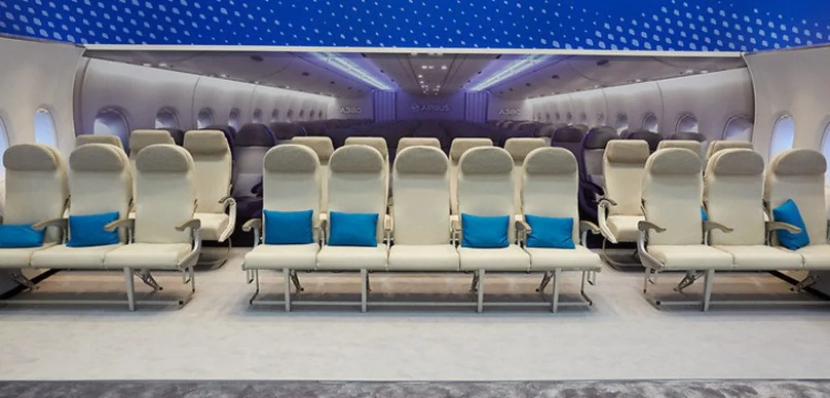 “Airbus 380” təyyarəsinin yeni “ekonom-klass” salonu nümayiş olunub