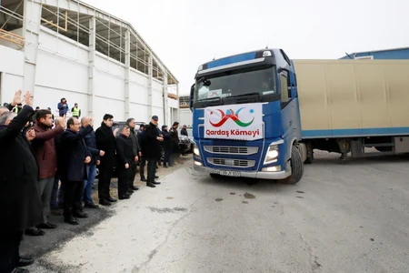 “Qardaş köməyi platforması çərçivəsində toplanmış yardım Türkiyəyə yola salınıb