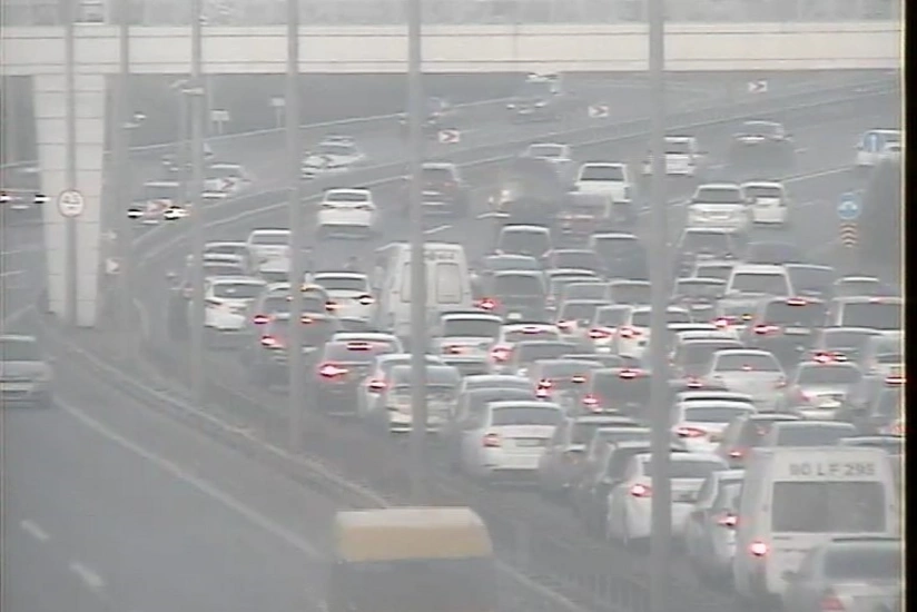 Aeroport şosesində qəza səbəbindən sıxlıq yaranıb