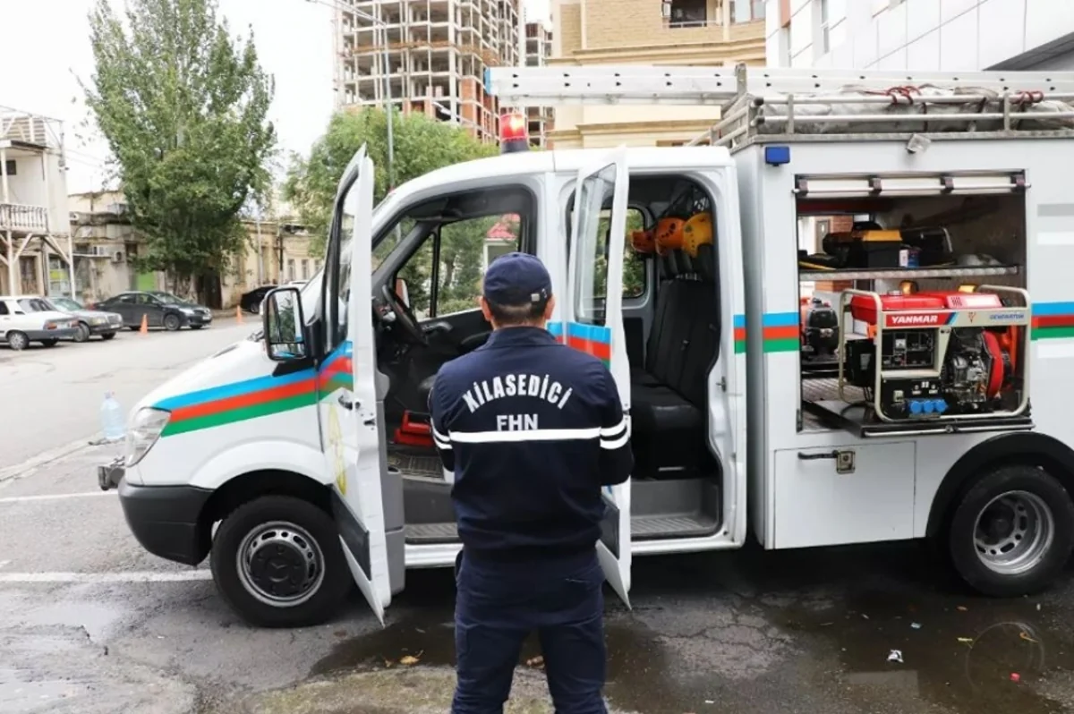 Bakıda qüllədə köməksiz vəziyyətdə qalan şəxs xilas edilib