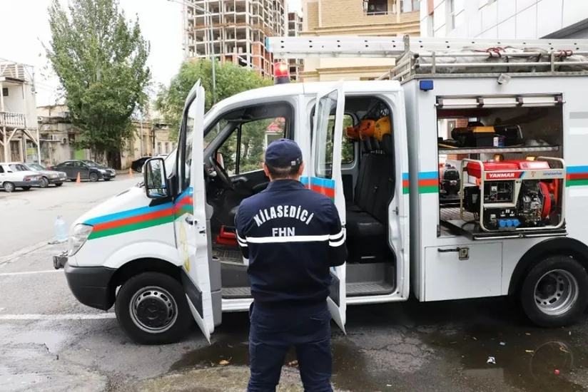 Bakıda qüllədə köməksiz vəziyyətdə qalan şəxs xilas edilib
