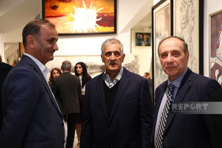 Xalq rəssamı Qəyyur Yunusun Sağ əlin sərvəti sərgisinin açılışı olub