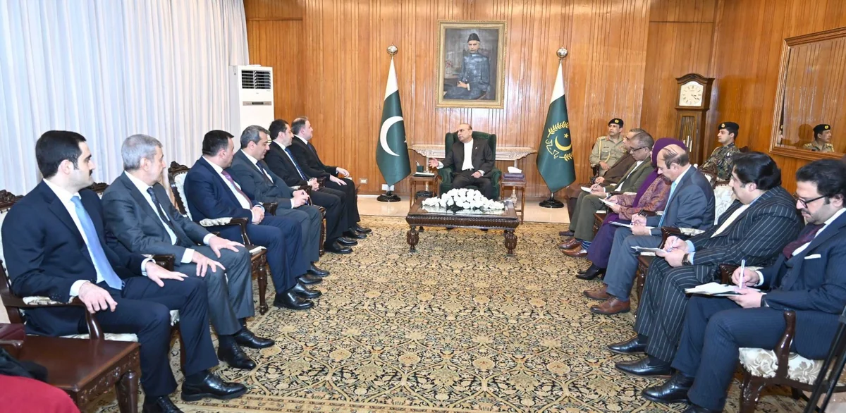 Pakistan Prezidenti Azərbaycanın müdafiə sənayesi naziri ilə görüşüb