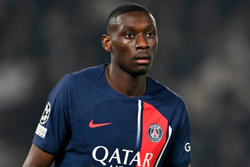 PSJ-nin futbolçusu İngiltərə klubunda çıxış edə bilər