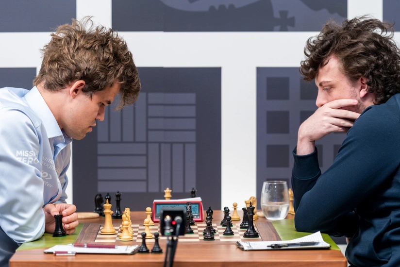 Hans Nimann Karlseni məhkəməyə verib