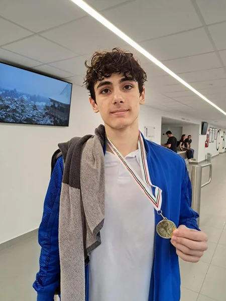 Azərbaycan üzgüçüləri Macarıstandakı beynəlxalq turnirdə 32 medal qazanıblar