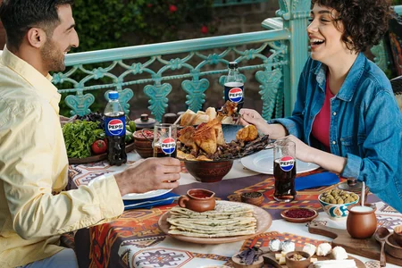 Pepsi 120 ölkədə vizual görkəmini dəyişərək 14 ildən sonra yeni görünüşünü təqdim edir - FOTO