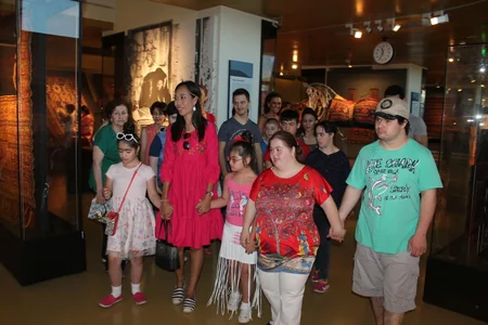 Daun sindromlu uşaqlar Xalça Muzeyində olub - FOTO