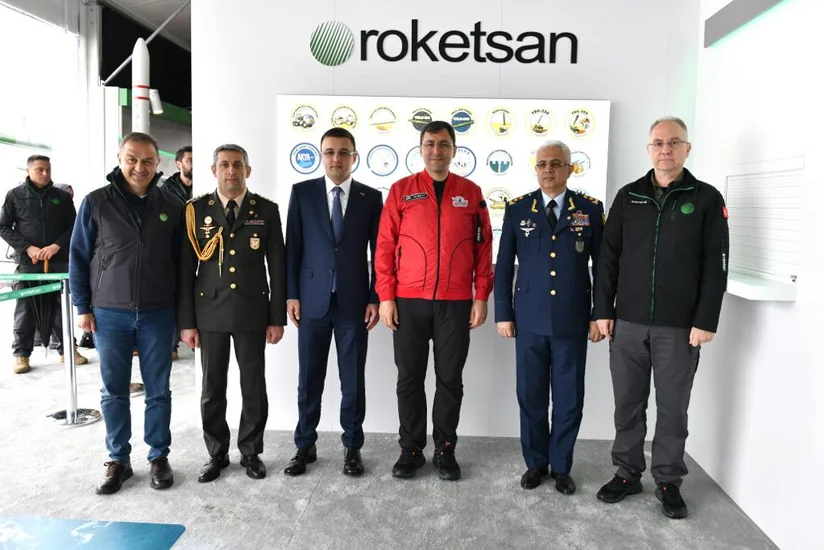 Azərbaycan müdafiə nazirinin müavinləri Türkiyədə yüksək texnologiyalar sərgisində iştirak ediblər
