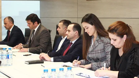 Elektrik təchizatı şəbəkələrinə qoşulmanın yeni qaydaları müzakirə olunub