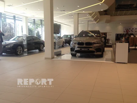 “BMW”nin yeni avtosalonu və iki yeni modeli təqdim olunub