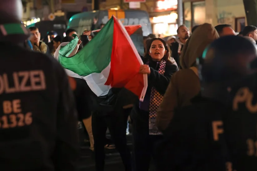 Berlində Fələstini dəstəkləyən etirazlarda 12 polis yaralanıb
