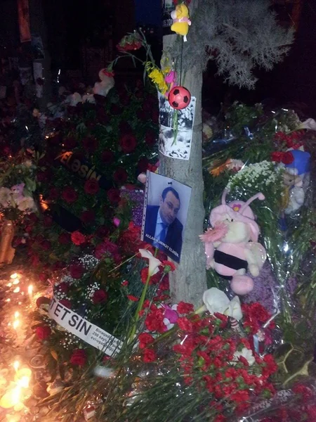 ​Bakıda yanğın baş verən bina hasara alınır - FOTO