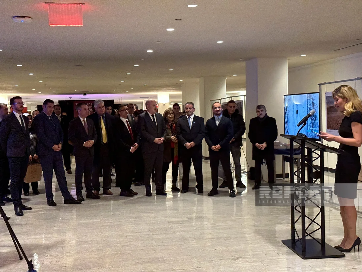 BMT-də “İstanbul Foto Mükafatları” sərgisi açılıb