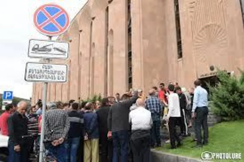 Ermənistanda “Sanitek” şirkətinin əməkdaşları etiraz aksiyası keçirib
