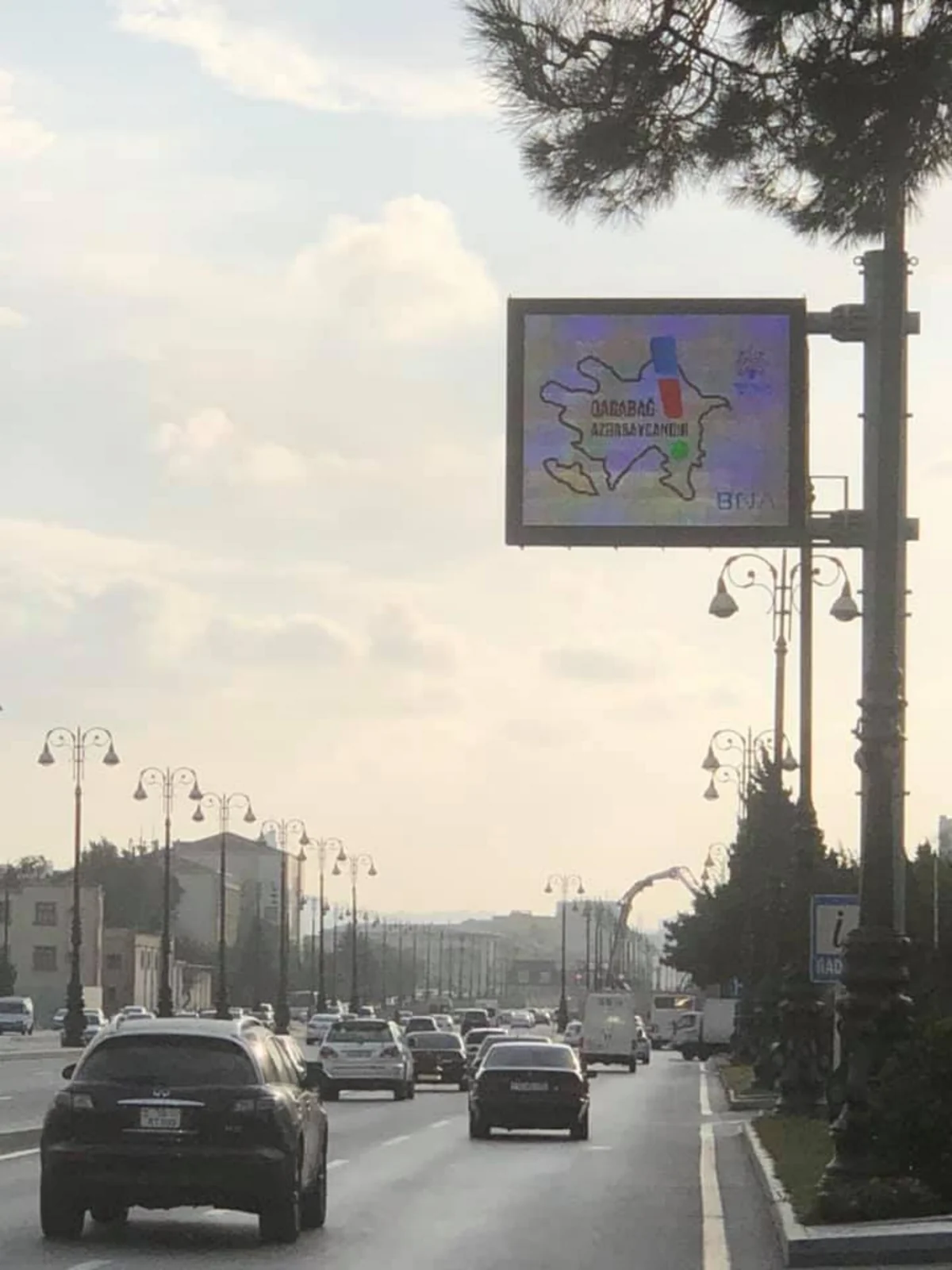 Bakıdakı elektron tablolarda “Qarabağ Azərbaycanındır!” ifadəsi yerləşdirilib