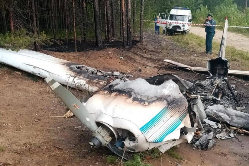 3 dead after plane crashes into Nebraska river