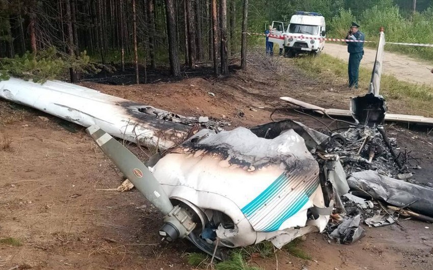 3 dead after plane crashes into Nebraska river