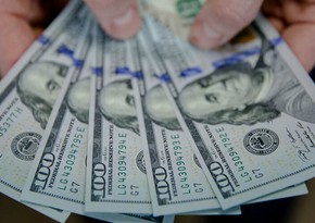 Dollar depreciates amid weak statistics on US labor market