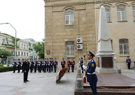 President Ilham Aliyev visits memorial in honor of Azerbaijan Democratic Republic