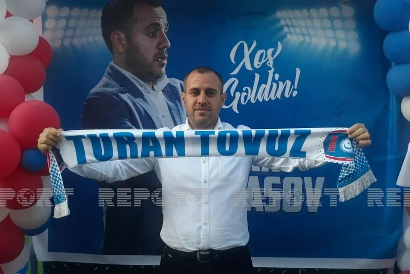 Ayxan Abbasov komandasına avtobus alınması üçün 60 manat ianə edib