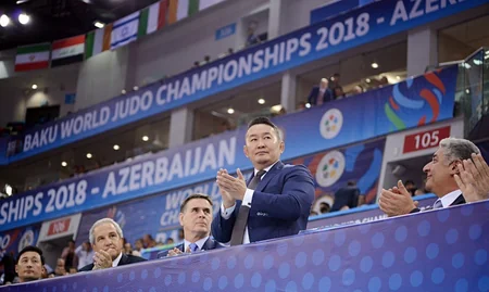 Monqolustan Prezidenti Bakıda cüdo üzrə dünya çempionatını izləyib