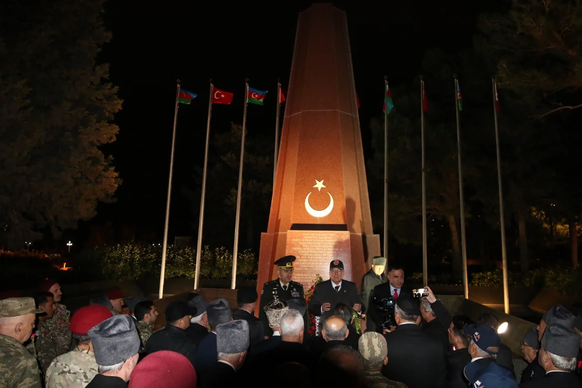 Zəfər Günü ərəfəsində türkiyəli qazilər Bakıya səfər edib