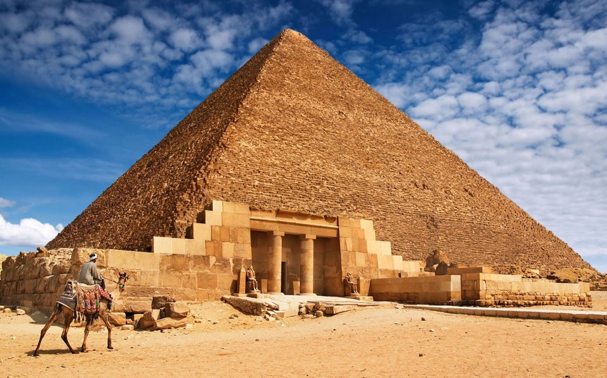 Naməlum şəxslər Misirdə piramidalar yaxınlığında turistlərə atəş açıb