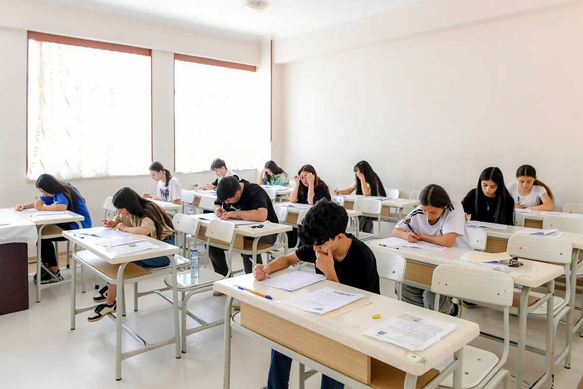 Sağlamlıq imkanları məhdud olan 64 nəfər buraxılış imtahanı verib
