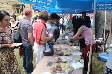 ​Daşkənddə keçirilən beynəlxalq xeyriyyə festivalında Azərbaycan mətbəxi təqdim edilib