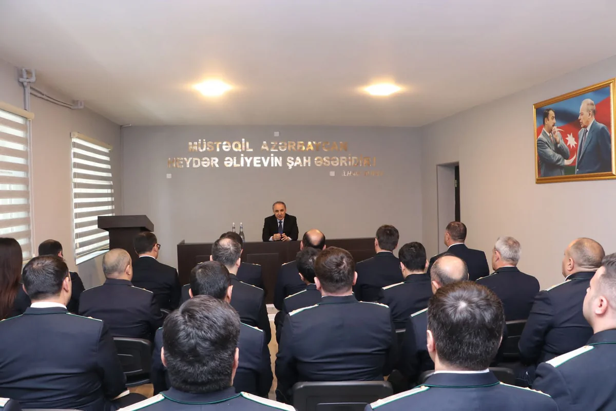 Baş prokuror əməkdaşlara konkret tapşırıqlar verib
