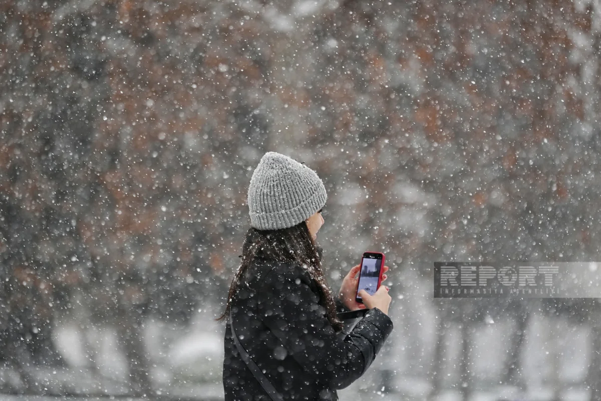 Snow in Baku - PHOTO REPORTAGE