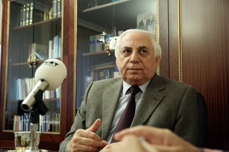 Hadı Rəcəbli: “Deputatın telefonuna cavab verməyən məmurlara qarşı şəxsi nifrət oyanır” - MÜSAHİBƏ