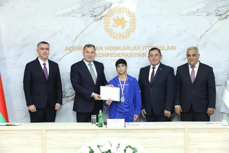 Azərbaycan Həmkarlar İttifaqları Konfederasiyasında AHİİTA-nın idmançı və məşqçi-müəllimləri ilə görüş olub