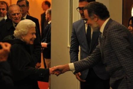 Kraliça II Elizabet “Azərbaycanın kəlağıyısı və Qarabağ atları” adlı şou-kompozisiyanı izləyib